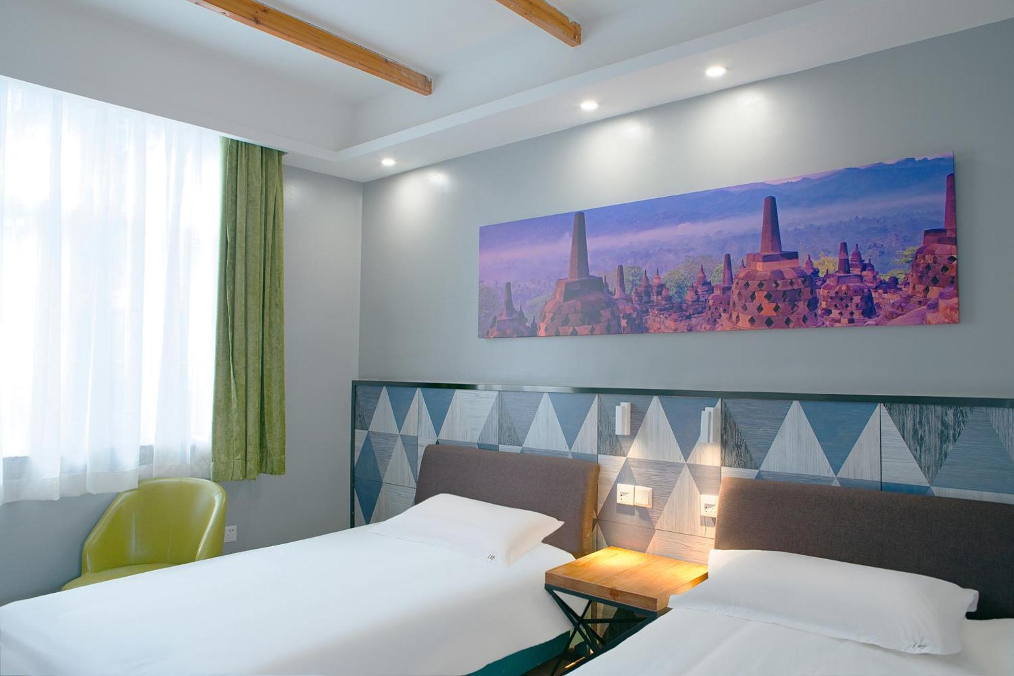 The Cloudland International Youth Hostel Close To The City Center,10 Min Walks To The Subway, Close To The Night Market, Old Street, Green Lake, English-Speaking Service, Free Activity Convenient Payment And Visa Cards Are Accepted Kunming Exterior foto